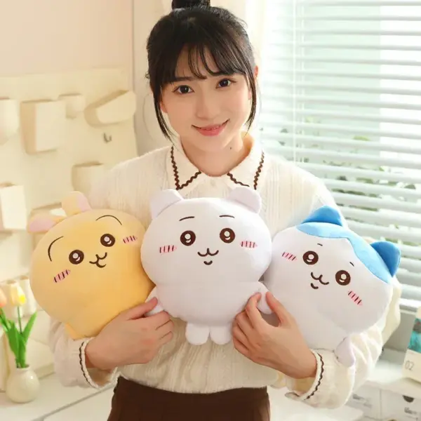 Giant Chiikawa Plush Women holding 25cm size of chiikawa hachiware and usagi plushies